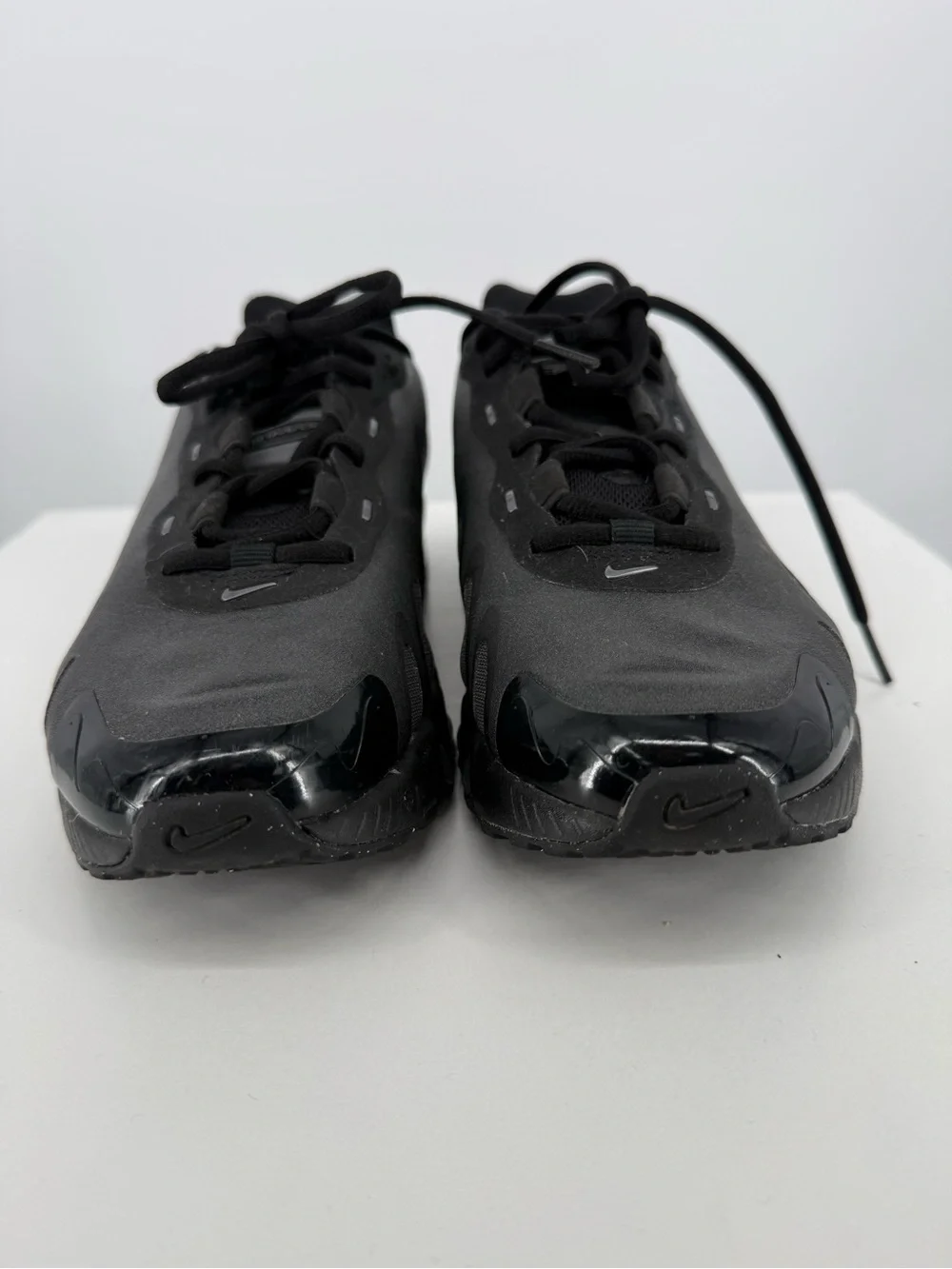 Nike Air Max Women’s Black/Gray Running Sneakers